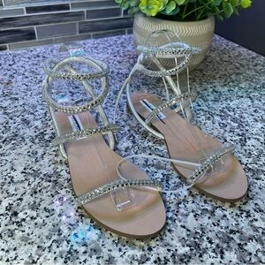 Steve Madden NWOT Elegant Silver Strappy Sandals Size 7